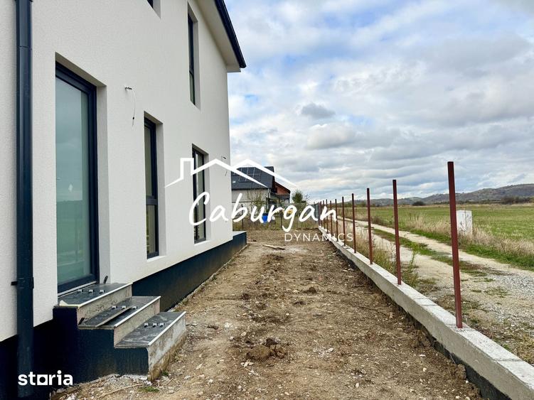 Casă cu 4 camere cu Teren 490 Mp în Șura Mică