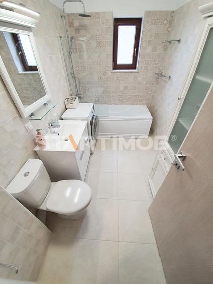 Apartament cu 3 camere decomandat, mobilat în Tractorul