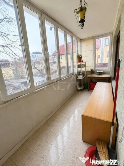 Apartament cu 3 camere decomandat în Victoriei