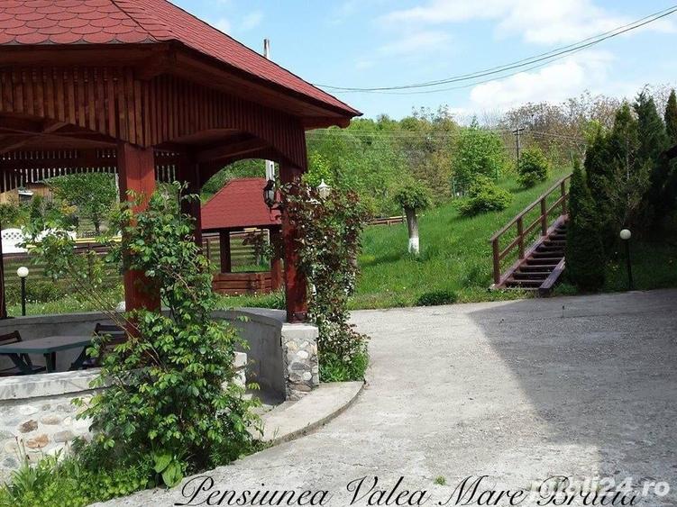 Casă cu 9 camere în Valea Mare