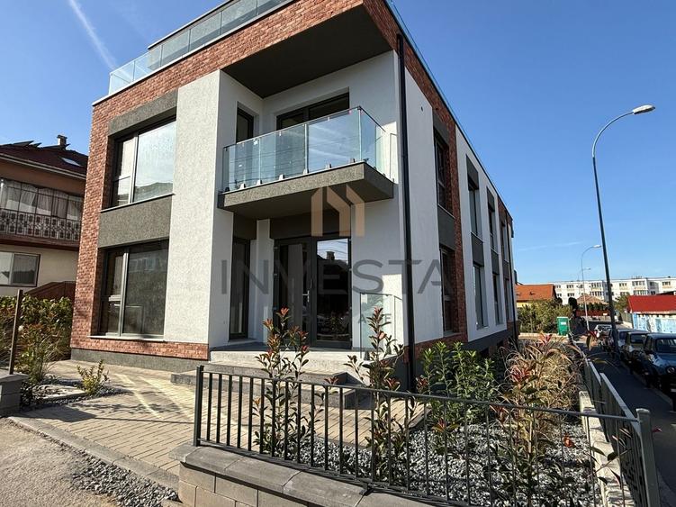 Spațiu comercial, de 296 mp, în Între Lacuri