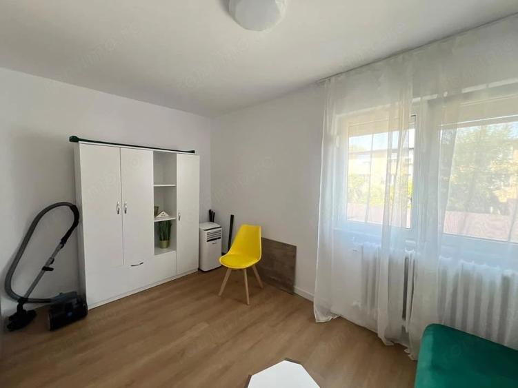 Garsonieră decomandată în Complex Studențesc