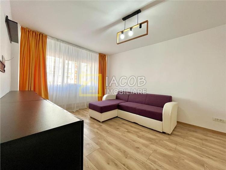 Apartament cu 2 camere decomandat, mobilat în Republicii