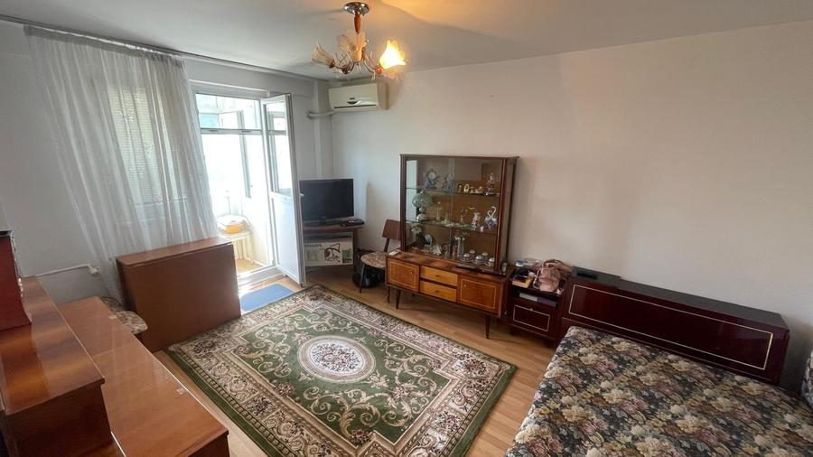 Apartament cu 2 camere decomandat în Drumul Taberei