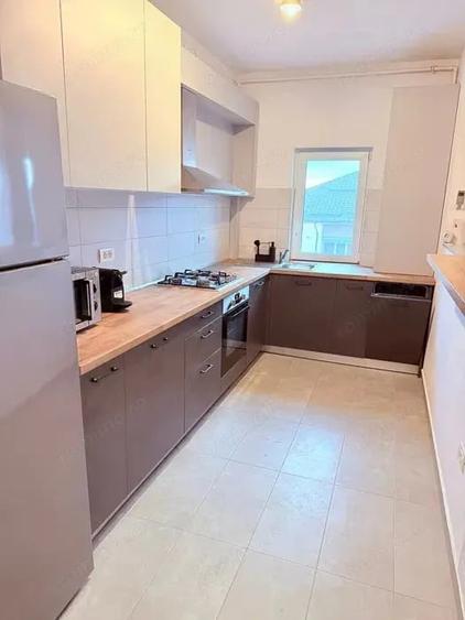 Apartament cu 2 camere semidecomandat în Soarelui