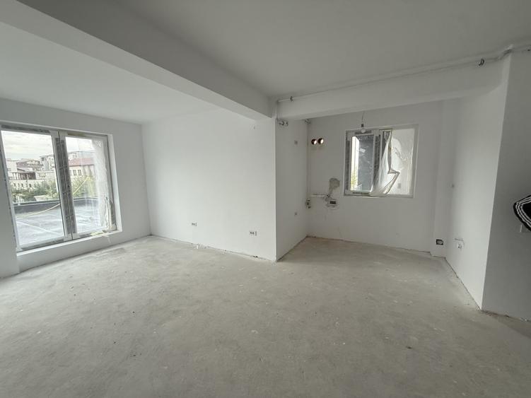 Apartament cu 4 camere decomandat în Theodor Pallady