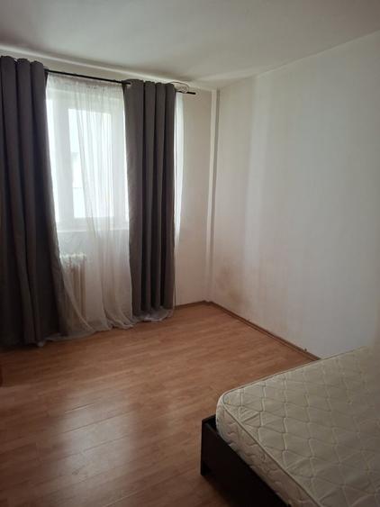 Apartament cu 3 camere semidecomandat în Lujerului