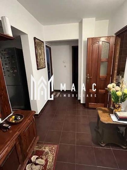 Apartament cu 3 camere decomandat, mobilat în Vasile Aaron