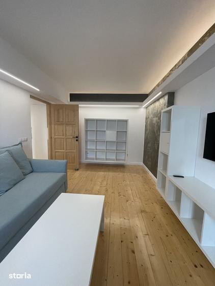 Apartament cu 2 camere decomandat, mobilat în Central