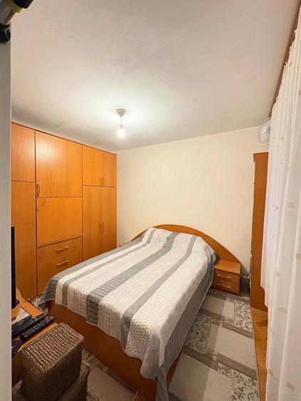 Apartament cu 3 camere semidecomandat în Circumvalațiunii