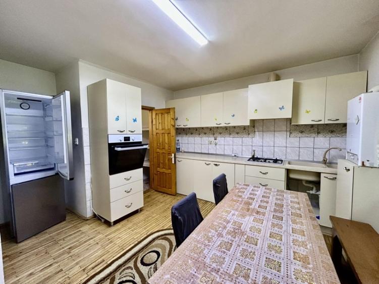 Casă individuală cu 4 camere cu Teren 264 Mp în Central