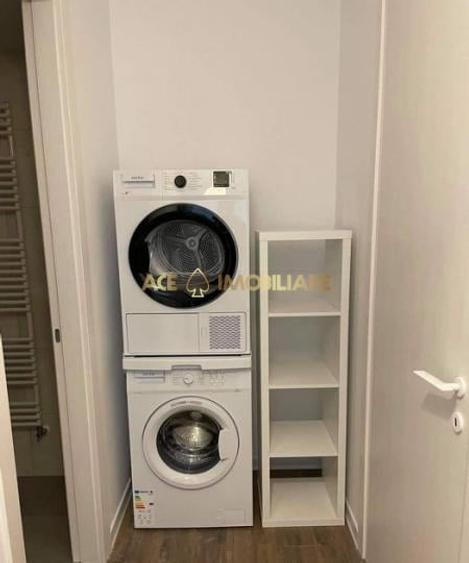 Apartament cu 3 camere semidecomandat, mobilat în Voluntari