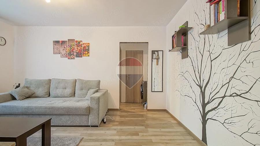 Apartament cu 2 camere semidecomandat în Florilor
