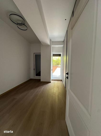 Apartament cu 4 camere în Pipera