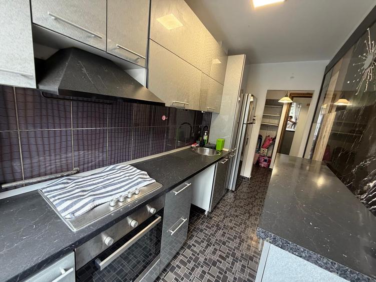 Apartament cu 2 camere semidecomandat în P-ța Romană