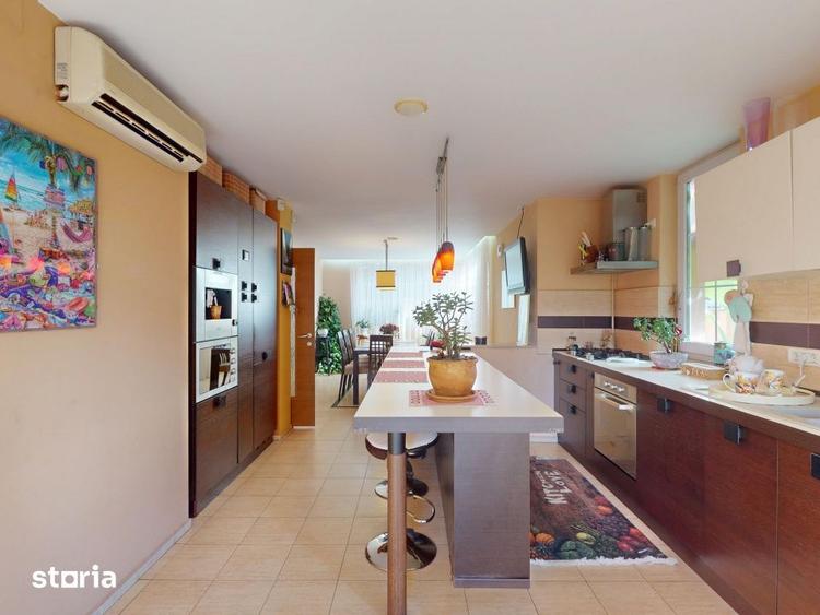 Casă cu 5 camere cu Teren 1104 Mp în Lipovei