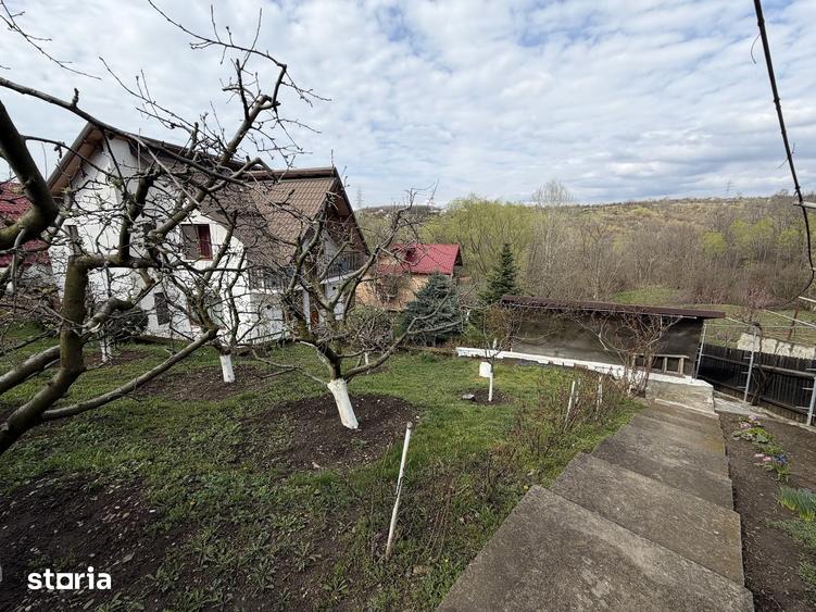 Casă cu 4 camere decomandat cu Teren 920 Mp în Central
