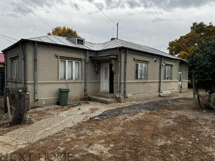 Casă individuală cu 4 camere cu Canalizare în Central