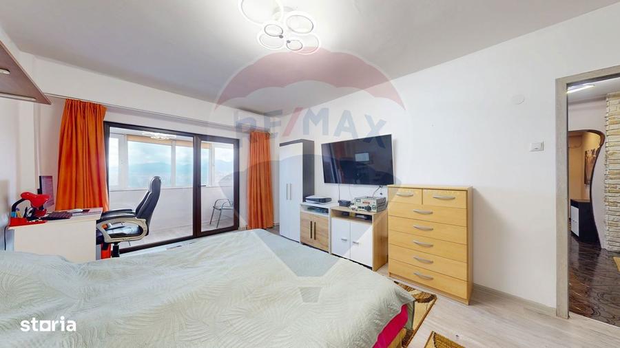 Apartament cu 3 camere decomandat în Triaj