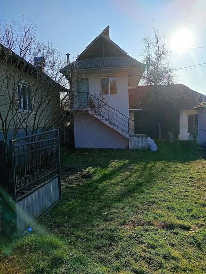 Casă cu Teren 1700 Mp în Central