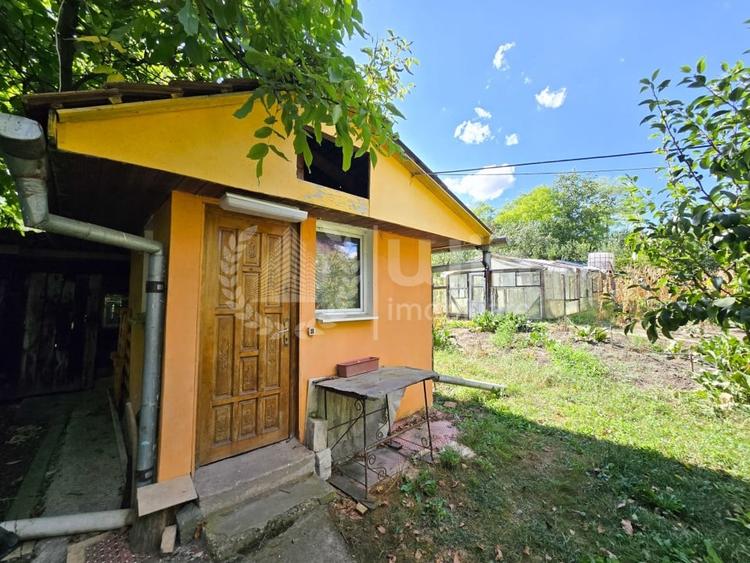 Casă individuală cu 2 camere cu Canalizare în Mociu