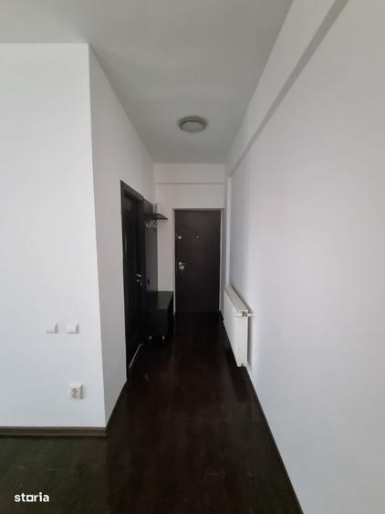 Apartament cu 2 camere semidecomandat în Roșu