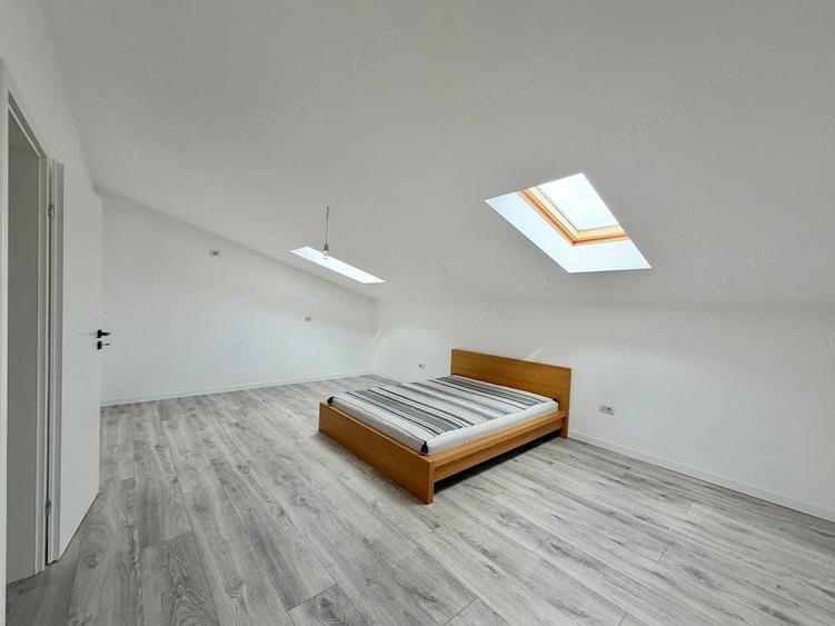 Casă cu 4 camere cu Teren 218 Mp în Plopi