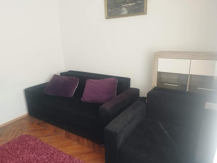 Apartament cu 3 camere semidecomandat în Central