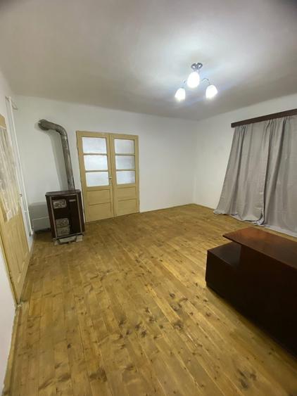Casă cu 3 camere în Adămuș