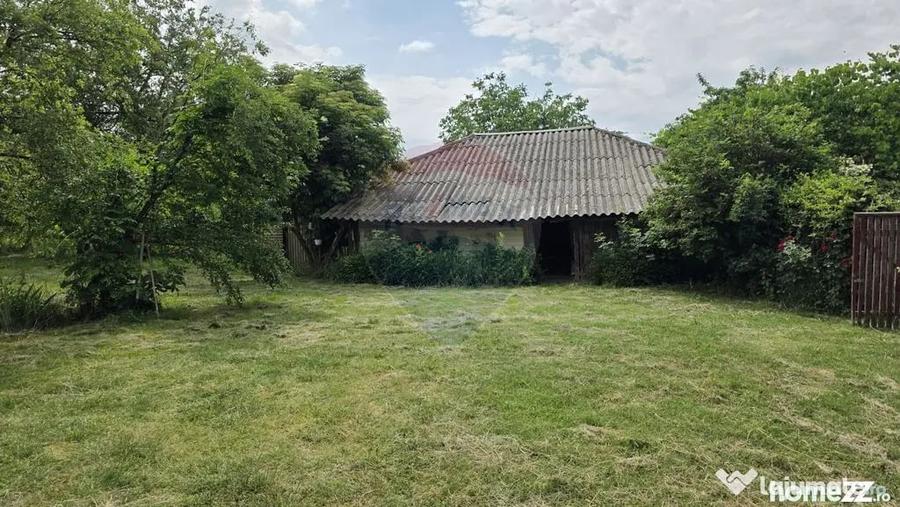 Casă cu 3 camere cu Teren 5063 Mp în Uzunu