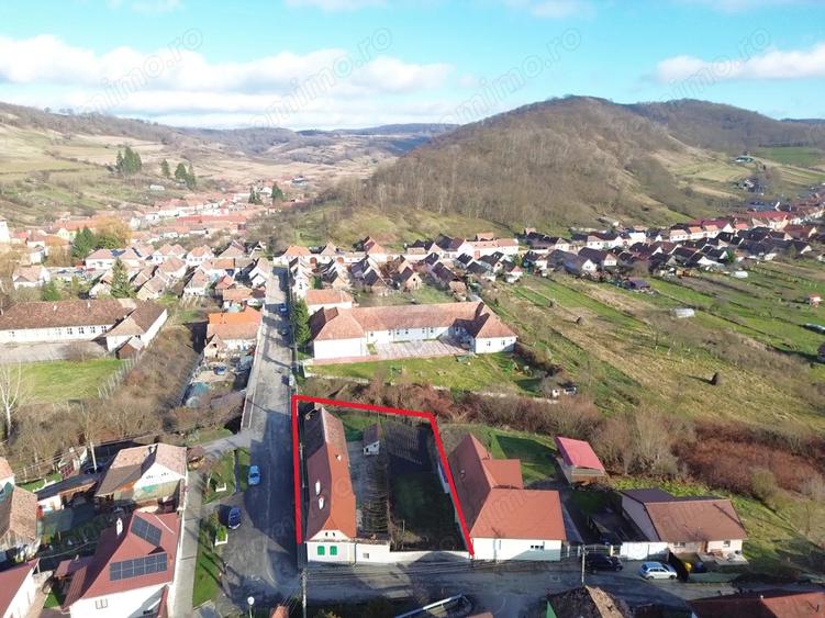 Casă cu 4 camere cu Teren 1084 Mp în Vale