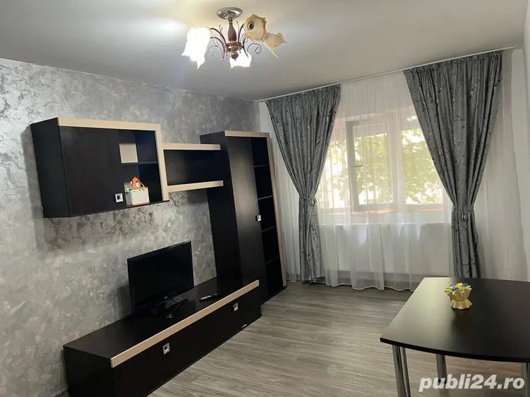 Garsonieră decomandată în Schela
