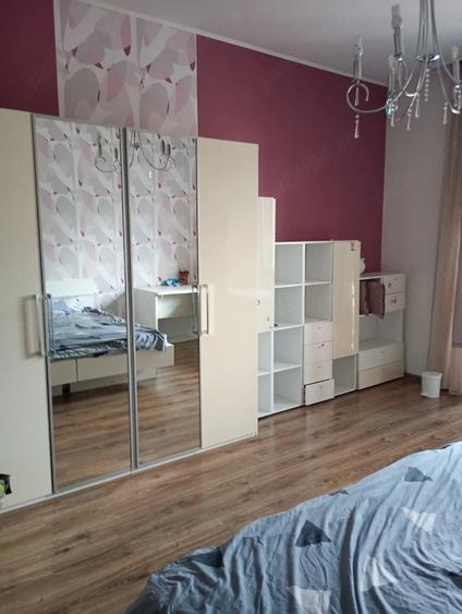 Apartament cu 4 camere semidecomandat în Medicină