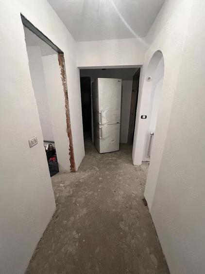 Apartament cu 3 camere nedecomandat în Central