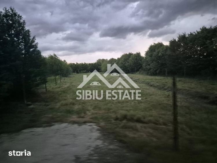 Teren de 2000 mp, în Porumbacu de Jos