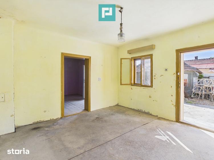 Casă cu 5 camere cu Teren 700 Mp în Girișu de Criș