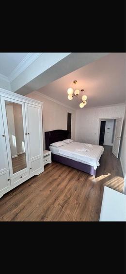 Apartament cu 3 camere decomandat în Universității