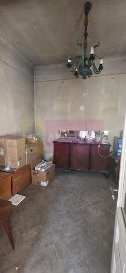 Casă individuală cu 4 camere cu Canalizare în Central