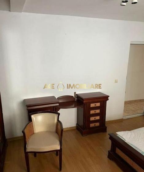 Apartament cu 3 camere decomandat, mobilat în Vitan