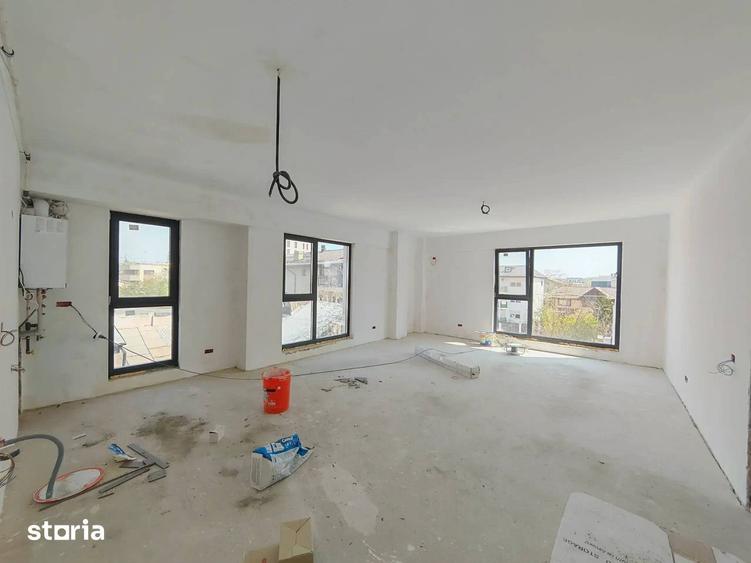 Apartament cu 3 camere semidecomandat în Băneasa