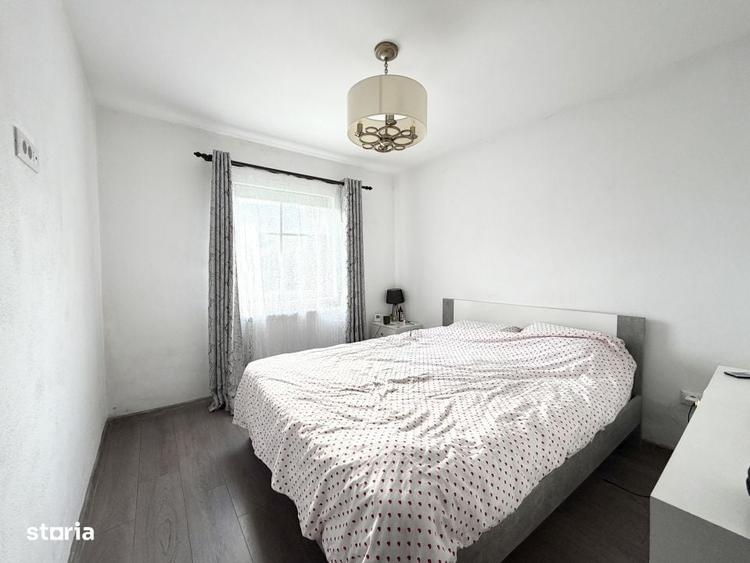 Casă cu 4 camere cu Teren 735 Mp în Sânmihaiu Român
