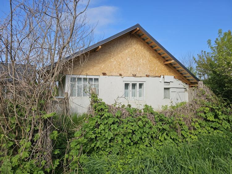 Casă cu 3 camere în Hermeziu