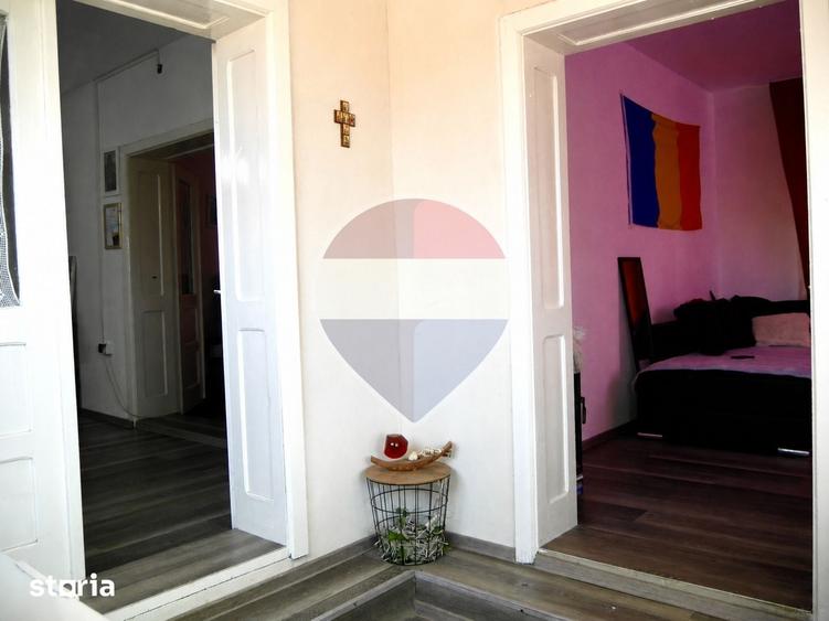 Casă cu 4 camere cu Teren 2481 Mp în Cricău