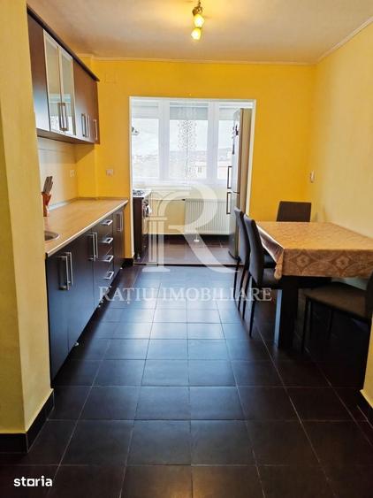 Apartament cu 3 camere decomandat, mobilat în Rogerius