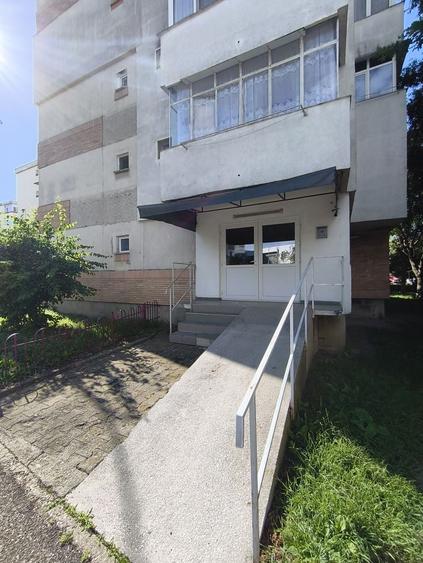 Spațiu comercial, în Central