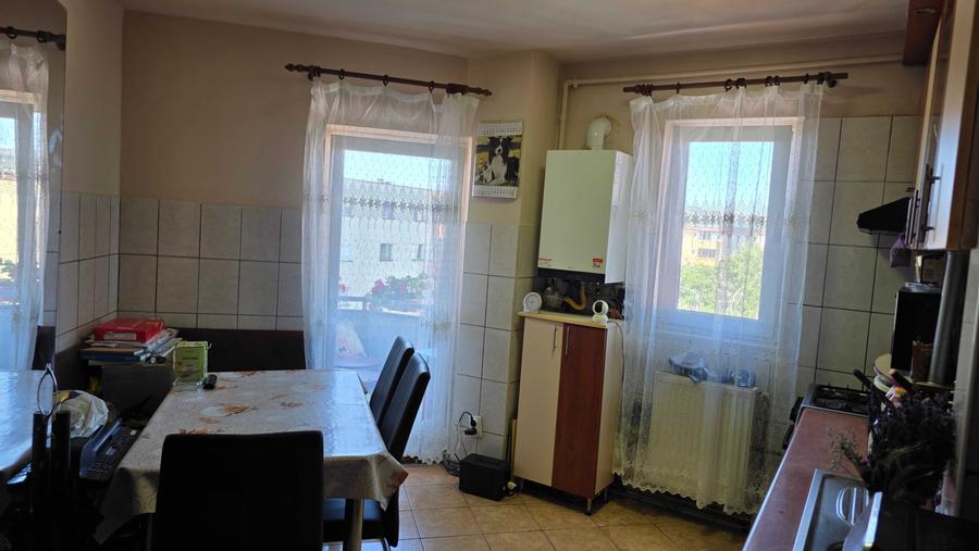Apartament cu 2 camere semidecomandat în Mărăști