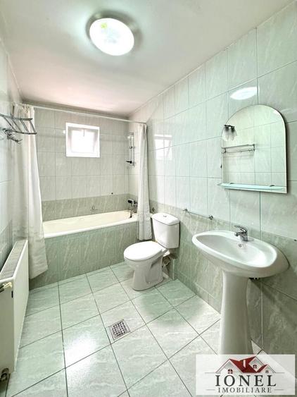 Casă individuală cu 5 camere cu Canalizare în Central