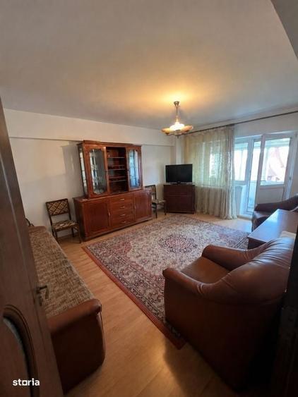 Apartament cu 3 camere decomandat în Valea Rosie