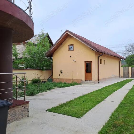 Casă cu 4 camere cu Teren 1478 Mp în Pucioasa