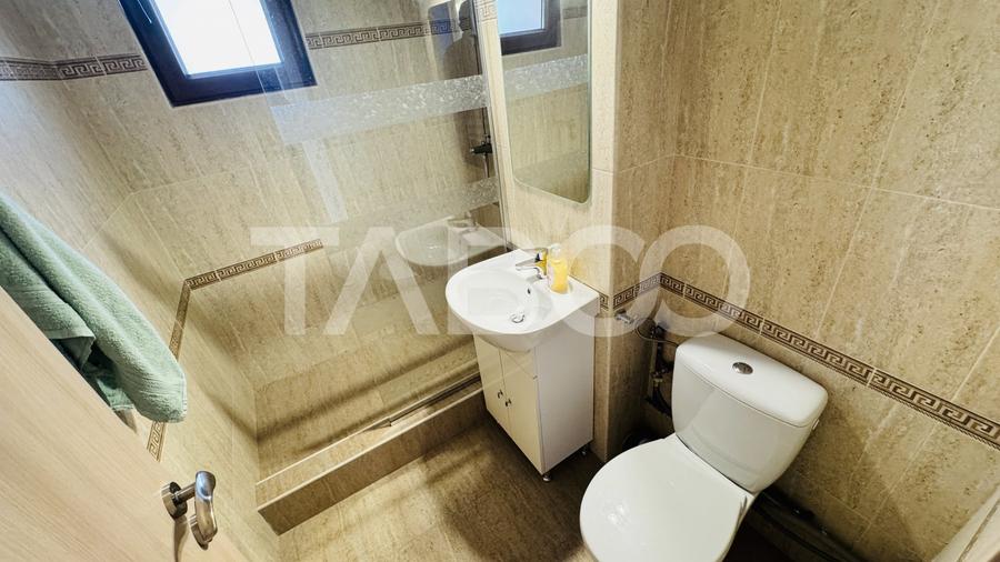 Apartament cu 3 camere decomandat, mobilat în Vasile Aaron